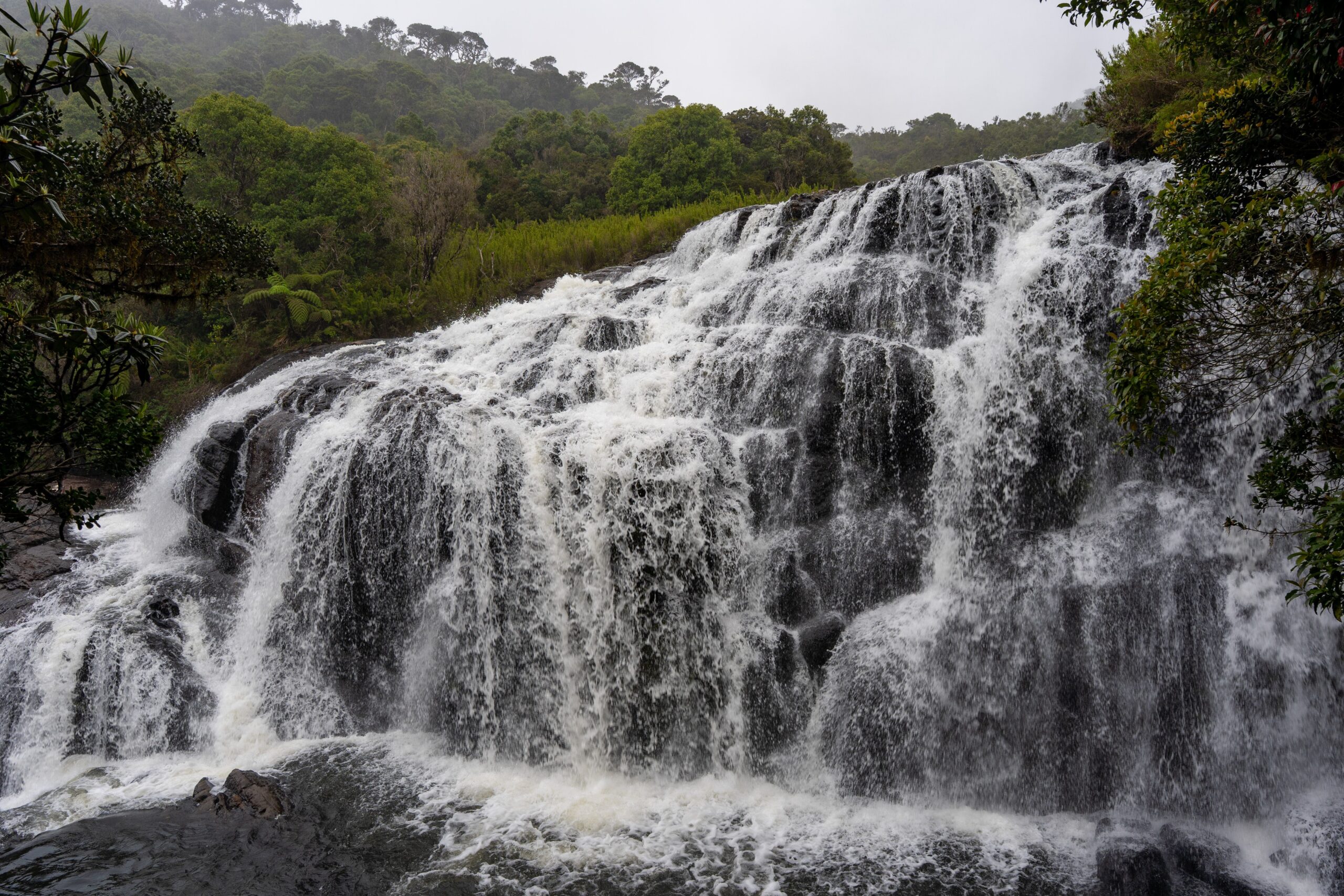 SL Ella waterfall